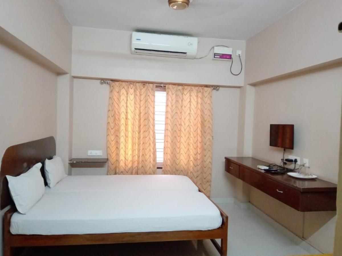 Sangeetha Tourist Home Thiruvananthapuram Exteriör bild