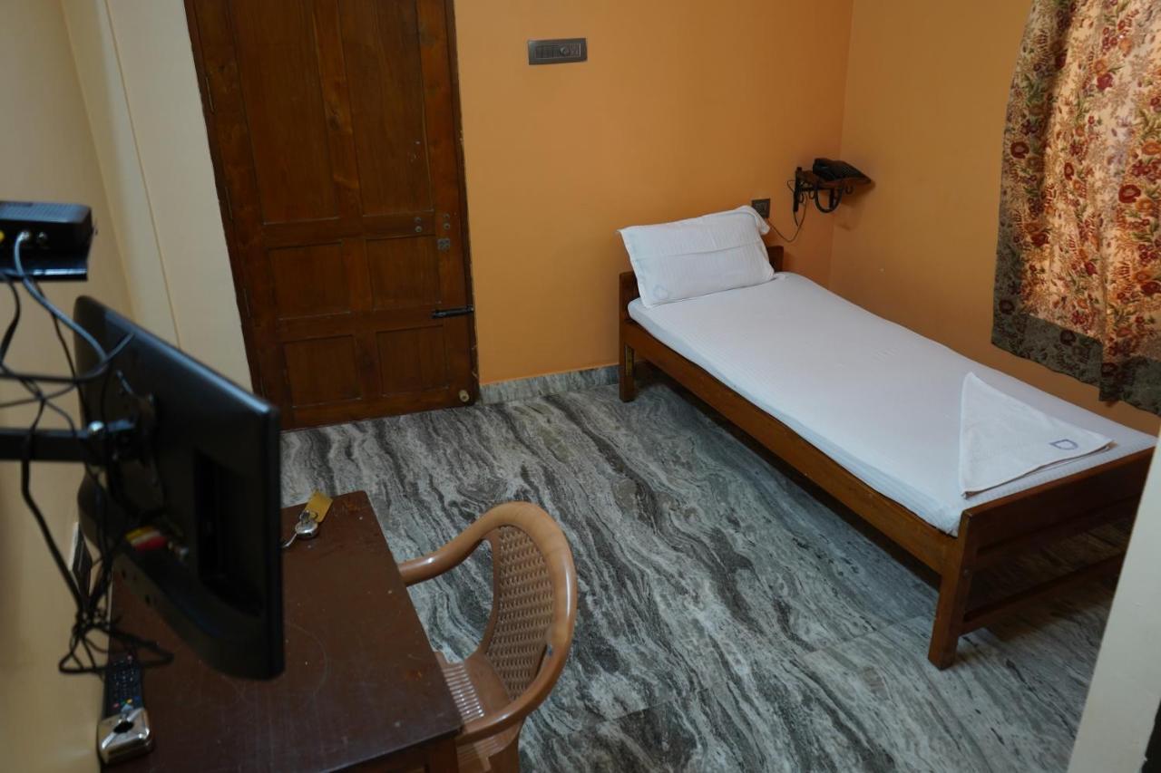 Sangeetha Tourist Home Thiruvananthapuram Exteriör bild