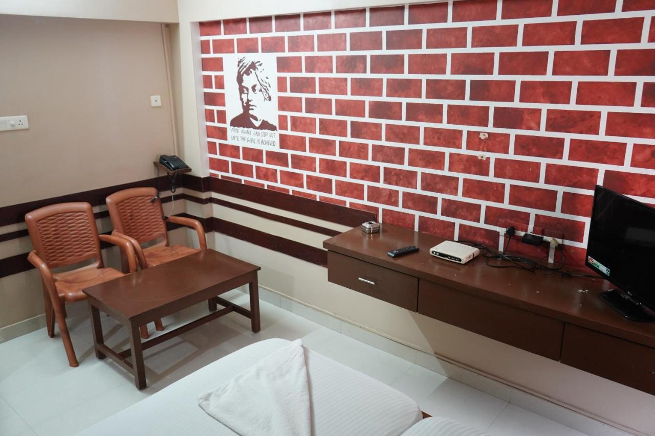 Sangeetha Tourist Home Thiruvananthapuram Exteriör bild